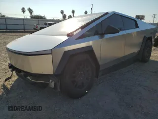 2024 Tesla Cybertruck z VIN 7G2CEHED2RA020834, wystawiony jako Copart lot #73682154 z przebiegiem 9221 mil mil oraz Szkody całkowita. Historia ofert i sprzedaży dostępna na DreamBid. Obrazek 1.
