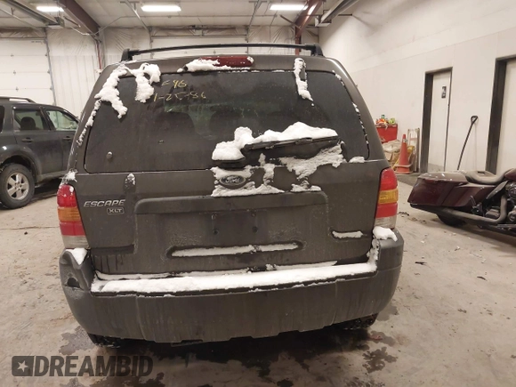 2006 Ford Escape XLT with VIN 1FMYU03Z46KD45641, listed as a IAAI auction lot 41395071 with 120,052 mi miles. Bid and sale history available at carsss.com. Image 16.