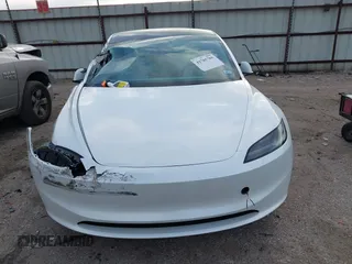 2024 Tesla Model 3 z VIN 5YJ3E1EA7RF866167, wystawiony jako IAAI lot #41785785 z przebiegiem 4 607 mil mil oraz . Historia ofert i sprzedaży dostępna na DreamBid. Obrazek 12.