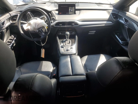 2020 Mazda CX-9 Grand Touring z VIN JM3TCADY1L0408805, wystawiony jako Copart lot #57993725 z przebiegiem 118 424 mil mil oraz Nie do naprawy • Non repairable. Historia ofert i sprzedaży dostępna na DreamBid. Obrazek 8.