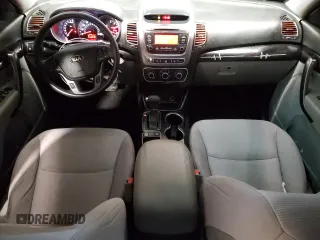 2015 Kia Sorento LX with VIN 5XYKTCA62FG582934, listed as a Copart auction lot 42453385 with 169,718 mi miles and Salvage Title. Bid and sale history available at DreamBid. Image 8.