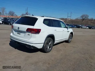 2019 Volkswagen Atlas 3.6L V6 SE w/Technology R-Line with VIN 1V2XR2CA2KC613418, listed as a IAAI auction lot 41735463 with 59,671 mi miles. Bid and sale history available at carsss.com. Image 4.