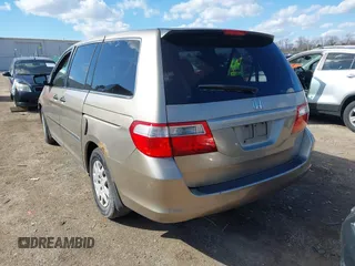 2005 Honda Odyssey LX with VIN 5FNRL382X5B020240, listed as a IAAI auction lot 41888045 with 184,269 mi miles. Bid and sale history available at carsss.com. Image 3.