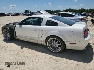 2007 Ford Mustang GT Deluxe with VIN 1ZVHT82H475311629, listed as a Copart auction lot 61920705 with 111,557 mi miles and Clean title. Bid and sale history available at DreamBid. Image 2.