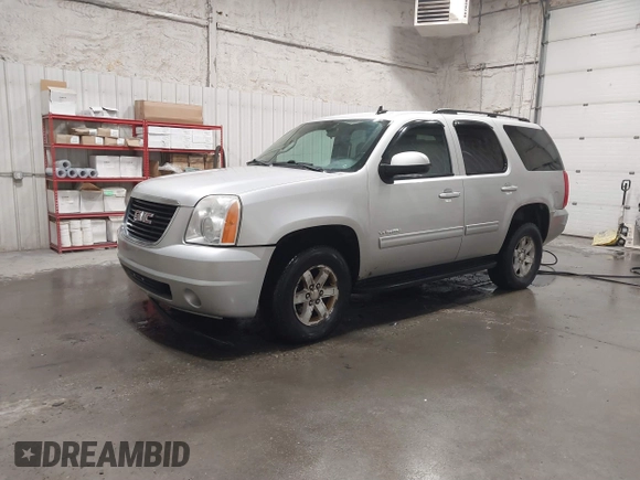 2011 GMC Yukon SLE with VIN 1GKS2AE01BR233860, listed as a IAAI auction lot 41838392 with 226,611 mi miles. Bid and sale history available at carsss.com. Image 17.