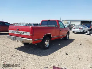 1989 Chevrolet C/K 1500 with VIN 1GCDC14K3KZ252768, listed as a IAAI auction lot 39352514 with 158,435 mi miles. Bid and sale history available at carsss.com. Image 4.