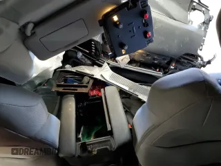 2022 Toyota Sienna LE с VIN 5TDKRKEC6NS135517, выставлен на аукционе Copart как лот 43521365 с пробегом Не указан миль и Списание • Salvage title. История ставок и продаж доступна на DreamBid. Изображение 8.