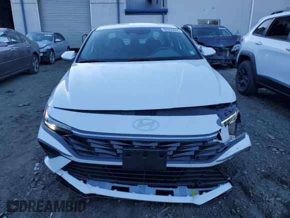 2024 Hyundai Elantra SEL with VIN KMHLM4DGXRU815811, listed as a Copart auction lot 82855944 with 4,025 mi miles and Salvage Title. Bid and sale history available at carsss.com. Image 5.