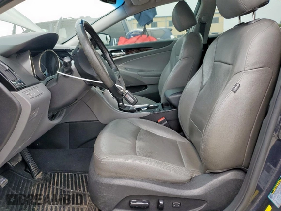 2013 Hyundai Sonata Limited z VIN 5NPEC4AC4DH712436, wystawiony jako Copart lot #55655205 z przebiegiem 154 391 mil mil oraz Szkoda całkowita • Salvage title. Historia ofert i sprzedaży dostępna na DreamBid. Obrazek 7.