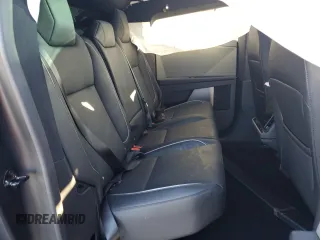 2024 Tesla Cybertruck z VIN 7G2CEHED5RA031195, wystawiony jako Copart lot #86002214 z przebiegiem 8 546 mil mil oraz Szkoda całkowita • Salvage title. Historia ofert i sprzedaży dostępna na DreamBid. Obrazek 11.