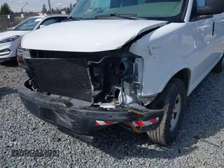 2007 GMC Savana Cargo with VIN 1GTGG25V371206766, listed as a IAAI auction lot 41955906 with 125,569 mi miles. Bid and sale history available at carsss.com. Image 6.