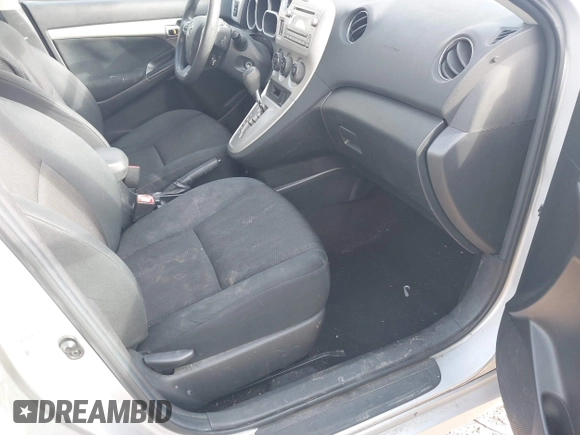 2011 Toyota Matrix z VIN 2T1KU4EE6BC727547, wystawiony jako IAAI lot #41810653 z przebiegiem Nie podano mil oraz . Historia ofert i sprzedaży dostępna na DreamBid. Obrazek 5.