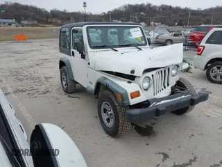 1998 Jeep Wrangler SE with VIN 1J4FY29P9WP793260, listed as a IAAI auction lot 41596990 with 90,766 mi miles. Bid and sale history available at carsss.com. Image 1.