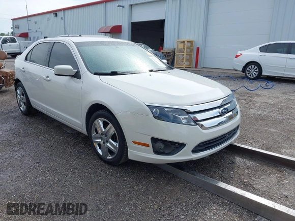 2011 Ford Fusion SE with VIN 3FAHP0HG3BR140455, listed as a IAAI auction lot 42020910 with 90,916 mi miles. Bid and sale history available at carsss.com. Image 1.