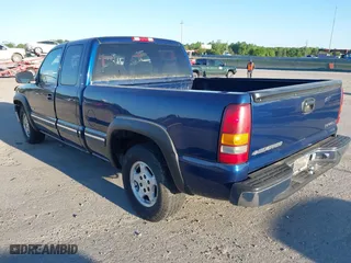 2000 Chevrolet Silverado 1500 LS with VIN 2GCEC19T6Y1319371, listed as a IAAI auction lot 42056328 with 177,762 mi miles. Bid and sale history available at carsss.com. Image 3.