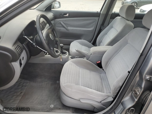 2004 Volkswagen Passat Sedan GLS with VIN WVWPD63B24E035926, listed as a Copart auction lot 74698874 with 189,392 mi miles and Salvage Title. Bid and sale history available at carsss.com. Image 7.