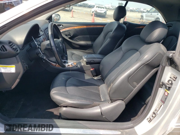 2005 Mercedes-Benz CLK 320 z VIN WDBTK65J75F144160, wystawiony jako Copart lot #62669544 z przebiegiem 85 390 mil mil oraz Czysty tytuł • Clean title. Historia ofert i sprzedaży dostępna na DreamBid. Obrazek 7.