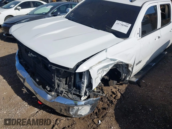2018 Chevrolet Silverado 1500 LT with VIN 3GCUCRER0JG286336, listed as a IAAI auction lot 41738980 with 124,612 mi miles and . Bid and sale history available at DreamBid. Image 6.