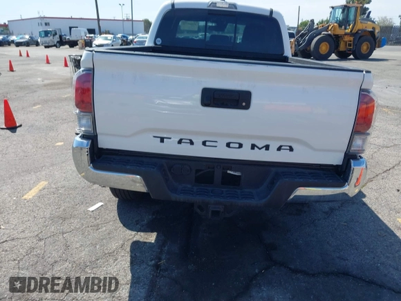 2023 Toyota Tacoma SR5 z VIN 3TMDZ5BN5PM148049, wystawiony jako IAAI lot #41648232 z przebiegiem 22 570 mil mil oraz . Historia ofert i sprzedaży dostępna na DreamBid. Obrazek 16.