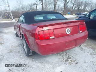 2008 Ford Mustang Deluxe with VIN 1ZVHT84NX85170490, listed as a IAAI auction lot 41608708 with 153,081 mi miles and . Bid and sale history available at carsss.com. Image 3.