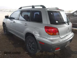 2003 Mitsubishi Outlander LS with VIN JA4LX31G33U120467, listed as a IAAI auction lot 41576333 with 185,576 mi miles. Bid and sale history available at carsss.com. Image 3.