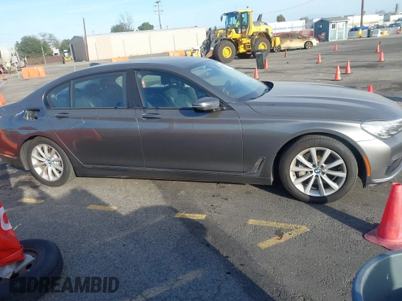 2018 BMW 7 Series 740i with VIN WBA7E2C55JB214987, listed as a IAAI auction lot 41733790 with 96,738 mi miles. Bid and sale history available at carsss.com. Image 13.