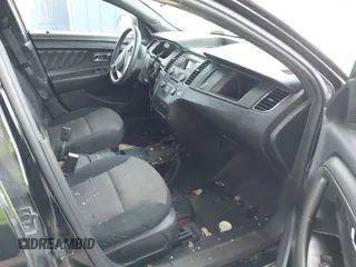 2013 Ford Police Interceptor z VIN 1FAHP2M81DG116904, wystawiony jako IAAI lot #42458831 z przebiegiem 120 614 mil mil oraz . Historia ofert i sprzedaży dostępna na DreamBid. Obrazek 5.