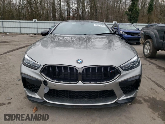 2020 BMW M8 z VIN WBSAE0C07LCD84777, wystawiony jako Copart lot #35876633 z przebiegiem Nie podano mil oraz . Historia ofert i sprzedaży dostępna na DreamBid. Obrazek 5.
