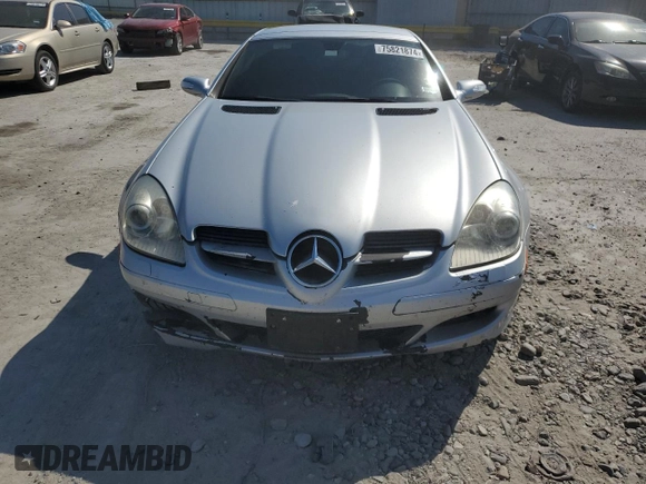 2008 Mercedes-Benz SLK-Class 3.0L with VIN WDBWK54F68F189325, listed as a Copart auction lot 75821874 with 131,326 mi miles and Salvage Title. Bid and sale history available at carsss.com. Image 5.