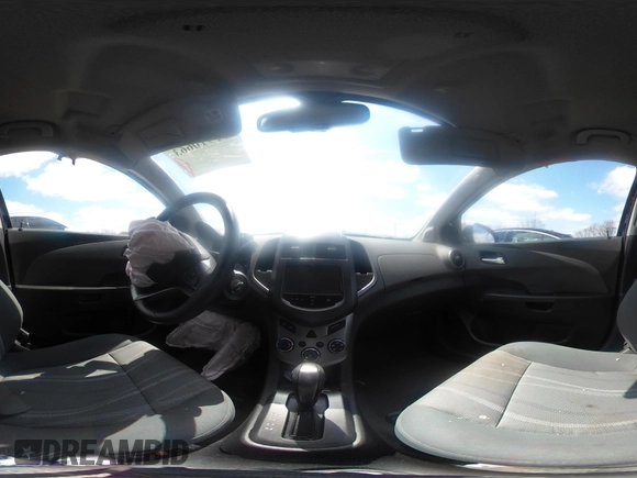 2016 Chevrolet Sonic LT z VIN 1G1JC5SB3G4101181, wystawiony jako IAAI lot #41910663 z przebiegiem 98 018 mil mil oraz . Historia ofert i sprzedaży dostępna na DreamBid. Obrazek 19.