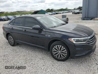 2019 Volkswagen Jetta SEL z VIN 3VWEB7BU8KM217902, wystawiony jako Copart lot #53138135 z przebiegiem 59 985 mil mil oraz Nie do naprawy • Non repairable. Historia ofert i sprzedaży dostępna na DreamBid. Obrazek 4.
