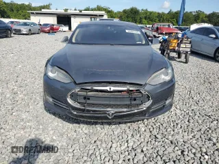 2014 Tesla Model S 60 with VIN 5YJSA1H1XEFP32590, listed as a Copart auction lot 64424145 with Not provided miles and Clean title. Bid and sale history available at DreamBid. Image 5.