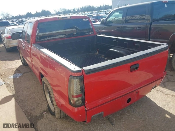 2001 Chevrolet Silverado 1500 LS with VIN 2GCEC19T311323447, listed as a IAAI auction lot 41651856 with 228,278 mi miles. Bid and sale history available at carsss.com. Image 3.