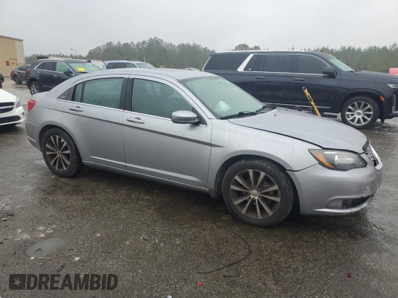 2013 Chrysler 200 Limited with VIN 1C3CCBCG7DN600889, listed as a Copart auction lot 46275575 with 124,263 mi miles and Salvage Title. Bid and sale history available at carsss.com. Image 4.