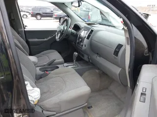 2018 Nissan Frontier SV V6 with VIN 1N6AD0ER5JN726258, listed as a IAAI auction lot 41434784 with 130,326 mi miles. Bid and sale history available at carsss.com. Image 5.