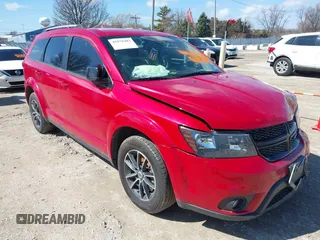 2019 Dodge Journey SE z VIN 3C4PDCBB9KT738520, wystawiony jako IAAI lot #41876483 z przebiegiem 79 515 mil mil oraz . Historia ofert i sprzedaży dostępna na DreamBid. Obrazek 1.