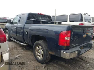 2007 Chevrolet Silverado 1500 LT w/1LT with VIN 2GCEC19J471570418, listed as a IAAI auction lot 41511134 with 219,552 mi miles. Bid and sale history available at carsss.com. Image 14.