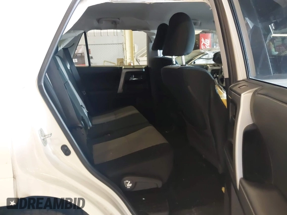 2021 Toyota 4Runner SR5 z VIN JTEMU5JR0M5902037, wystawiony jako IAAI lot #41998628 z przebiegiem 102 931 mil mil oraz . Historia ofert i sprzedaży dostępna na DreamBid. Obrazek 8.