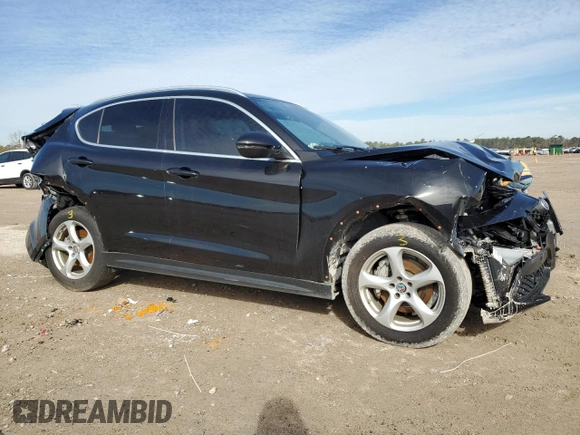 2019 Alfa Romeo Stelvio z VIN ZASPAJAN0K7C36435, wystawiony jako Copart lot #88057385 z przebiegiem Nie podano mil oraz Szkoda całkowita • Salvage title. Historia ofert i sprzedaży dostępna na DreamBid. Obrazek 4.