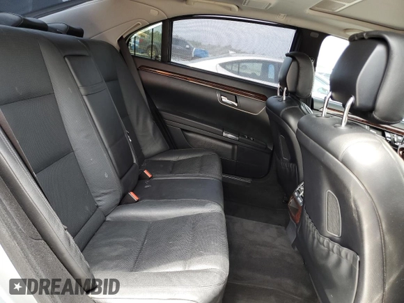 2013 Mercedes-Benz S 550 z VIN WDDNG7DB8DA517526, wystawiony jako Copart lot #53884865 z przebiegiem 119 398 mil mil oraz Nie do naprawy • Non repairable. Historia ofert i sprzedaży dostępna na DreamBid. Obrazek 10.