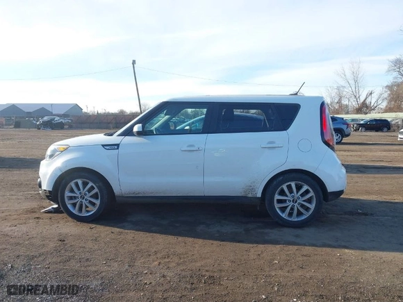 2018 Kia Soul + with VIN KNDJP3A52J7901598, listed as a IAAI auction lot 41875303 with 58,806 mi miles. Bid and sale history available at carsss.com. Image 14.