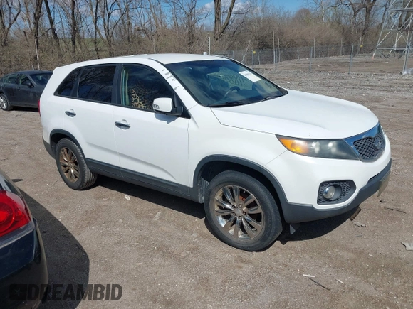 2011 Kia Sorento EX with VIN 5XYKU3A17BG008809, listed as a IAAI auction lot 41880114 with 183,474 mi miles. Bid and sale history available at carsss.com. Image 1.