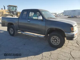 1995 Toyota T100 z VIN JT4VD22F4S0008399, wystawiony jako Copart lot #42249755 z przebiegiem 282 751 mil mil oraz Czysty tytuł • Clean title. Historia ofert i sprzedaży dostępna na DreamBid. Obrazek 4.