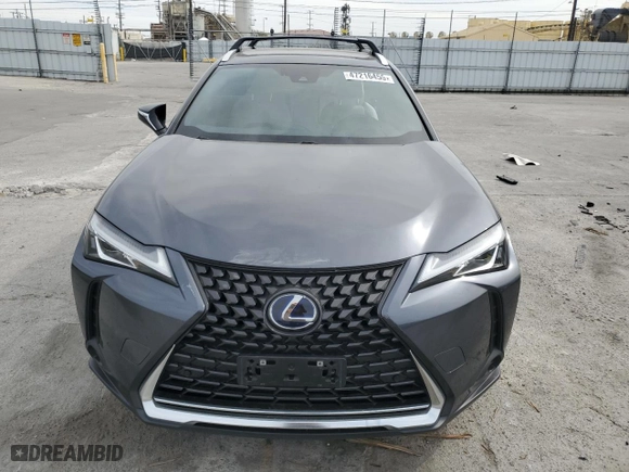 2022 Lexus UX with VIN JTHX9JBH9N2056431, listed as a Copart auction lot 47216455 with 68,052 mi miles and Salvage Title. Bid and sale history available at carsss.com. Image 5.