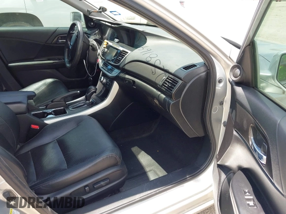2015 Honda Accord EX-L with VIN 1HGCR2F86FA071607, listed as a IAAI auction lot 42581649 with 206,200 mi miles and . Bid and sale history available at DreamBid. Image 5.