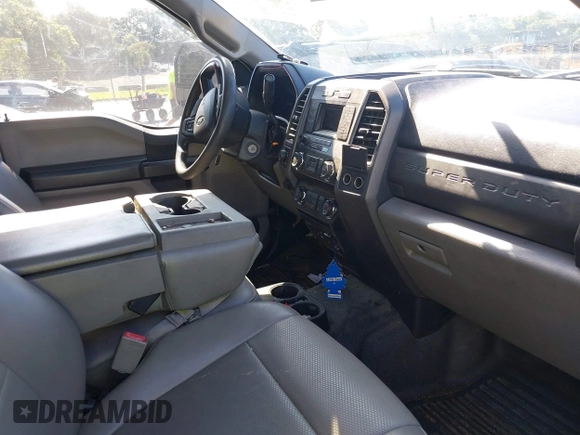 2019 Ford F-250 XL with VIN 1FT7W2AT1KEG30861, listed as a IAAI auction lot 42451080 with 293,693 mi miles and . Bid and sale history available at DreamBid. Image 5.