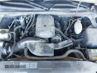 2005 Chevrolet Tahoe Special Service with VIN 1GNEK13V85J140710, listed as a IAAI auction lot 41674720 with 272,431 mi miles. Bid and sale history available at carsss.com. Image 10.