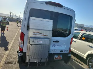 2019 Ford Transit z VIN 1FTYR2CG7KKA96911, wystawiony jako IAAI lot #42566551 z przebiegiem 207 807 mil mil oraz . Historia ofert i sprzedaży dostępna na DreamBid. Obrazek 10.