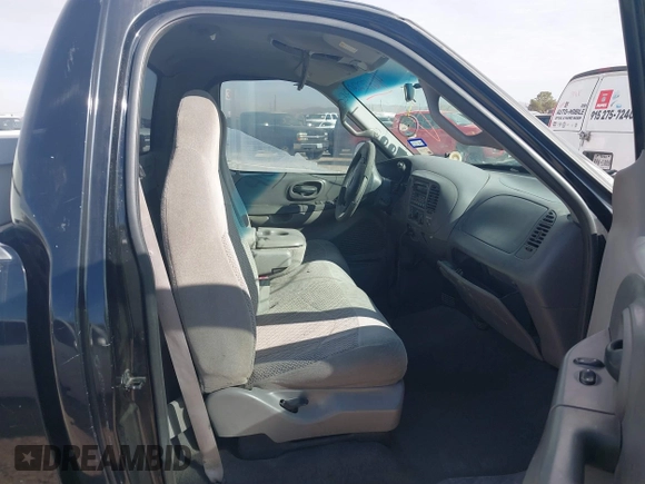2000 Ford F-150 XL with VIN 1FTRF17W3YKA20460, listed as a IAAI auction lot 41643220 with 1 mi miles. Bid and sale history available at carsss.com. Image 5.