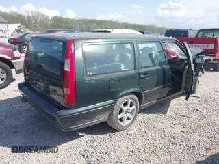 1998 Volvo V70 GLT with VIN YV1LW5675W2420633, listed as a IAAI auction lot 42117111 with 92,644 mi miles and . Bid and sale history available at DreamBid. Image 4.